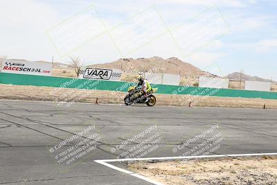 media/Jun-04-2022-WERA (Sat) [[b852bbbd55]]/Race 3 Formula 1 Expert Novice V8 HW/